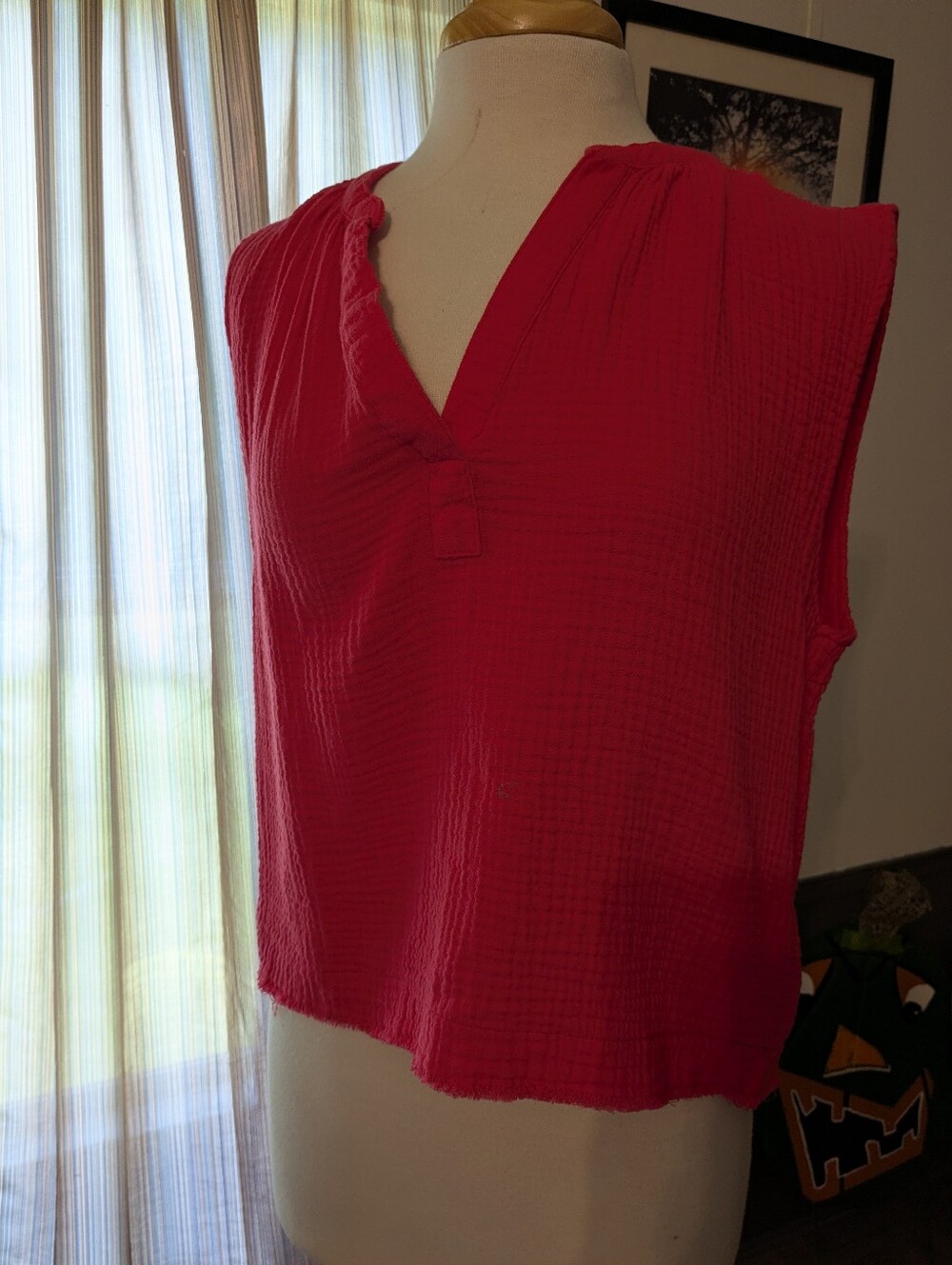 DKNY Women’s Hot Pink Sleeveless V-Neck Textured Top